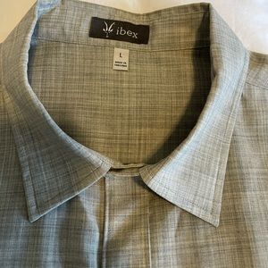 Ibex 100% Wool Button-Down Shirt in Size Large